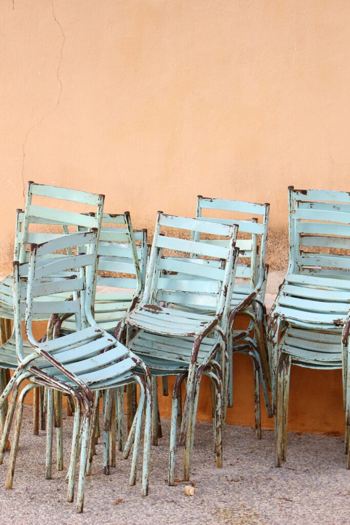 Chaises empilables mobilier gain de place petit espace
