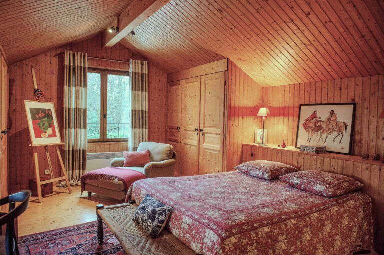 chambre sous pente en lambris sur mesure