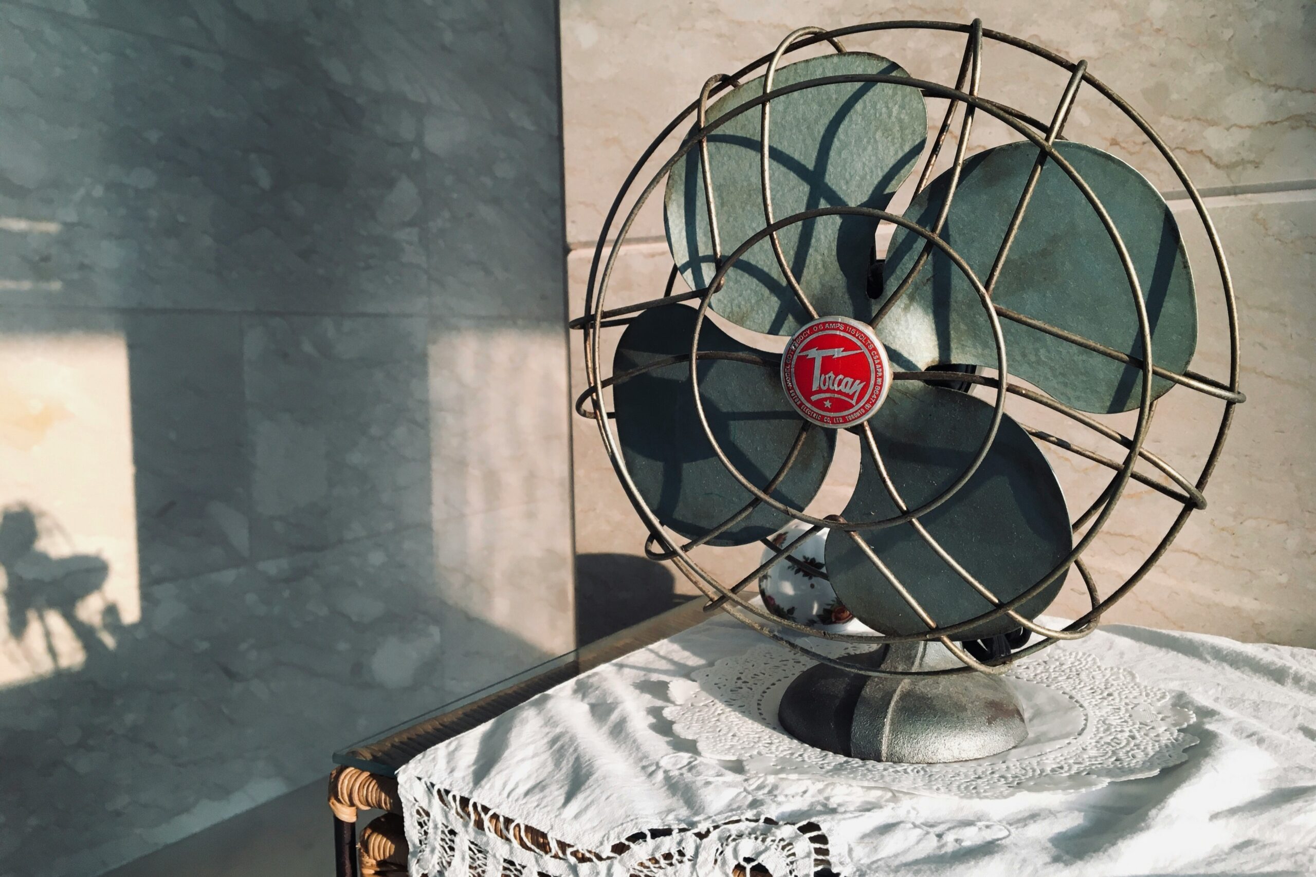 Lire la suite à propos de l’article Comment garder sa maison au frais en été : 7 solutions efficaces