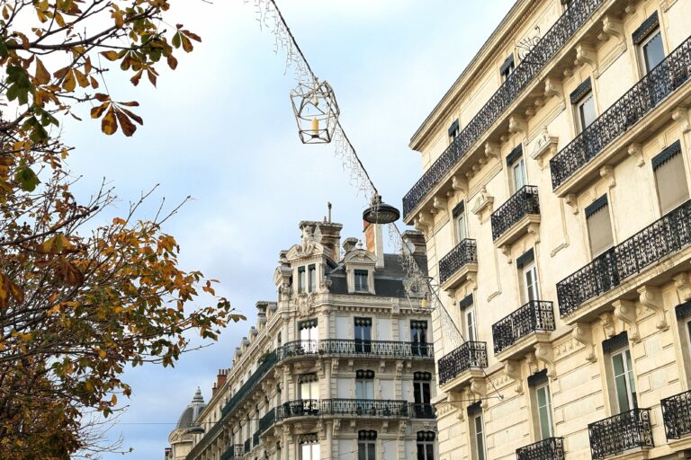 Lire la suite à propos de l’article Immobilier ancien : ces détails invisibles qui changent tout avant d’acheter
